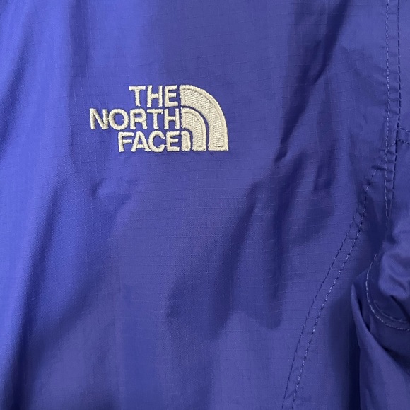 The North Face HyVent, Women’s X-Small, waterproof, breathable, rain jacket. - Picture 7 of 13